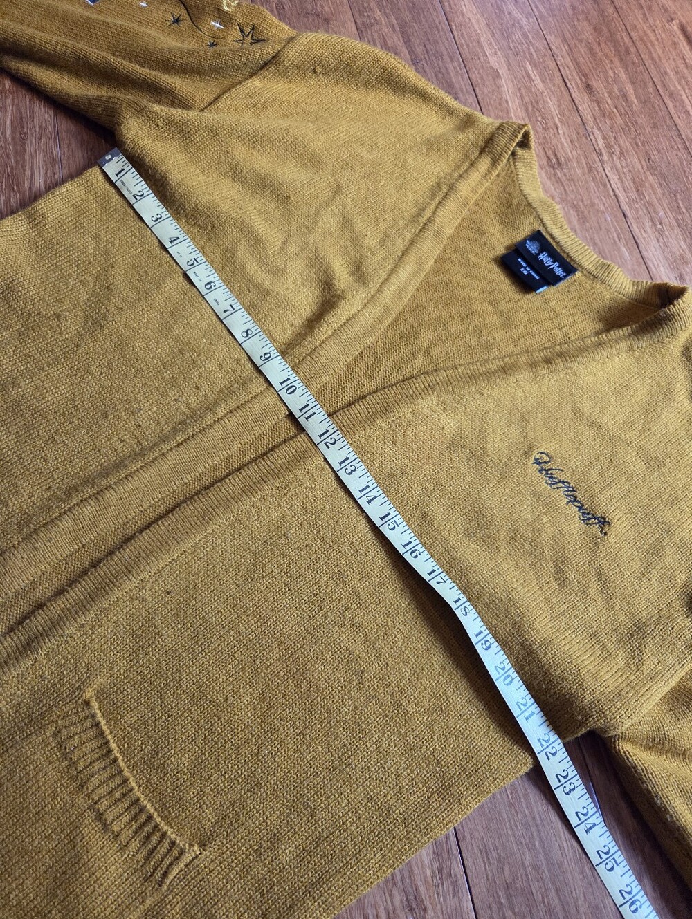 Harry Potter Hufflepuff Mustard Embroidered Cardigan Sweater Large House Cup - Picture 4 of 10